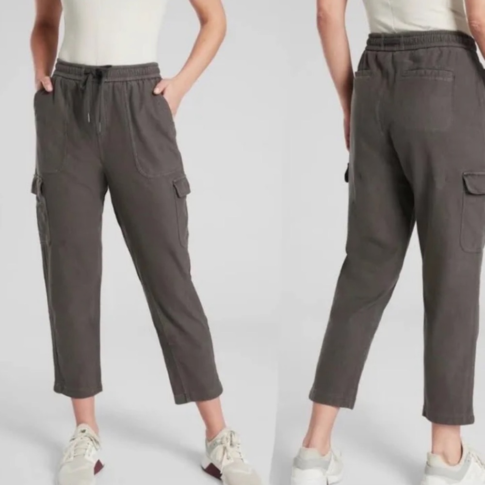 Athleta Farallon Cargo Crop Pants in Cypress Green Size 4